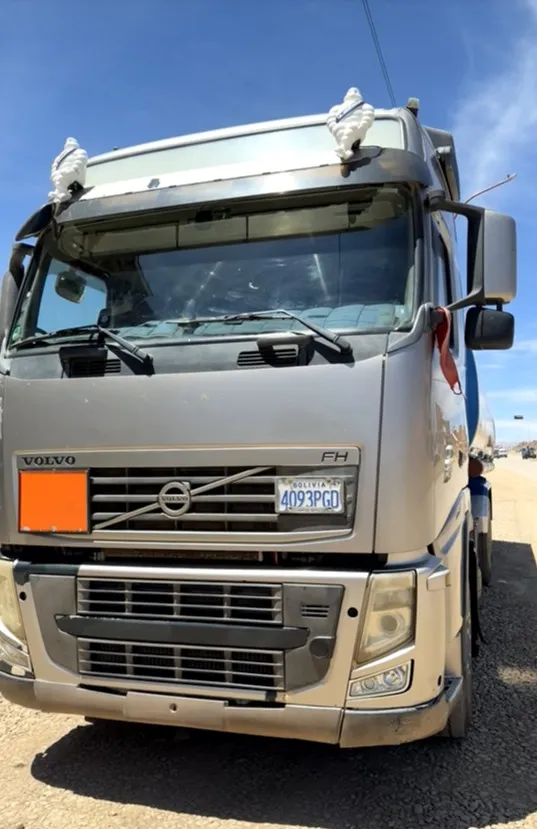 Volvo FH13 2011 — foto 2 de 10 (IC-015)