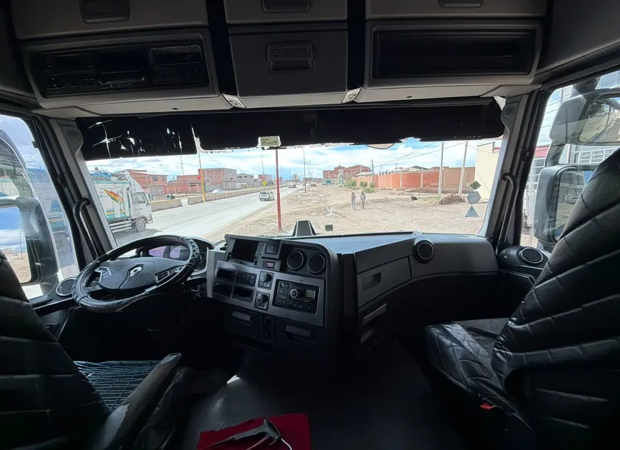 Renault T480 2015 — foto 5 de 7 (IC-020)